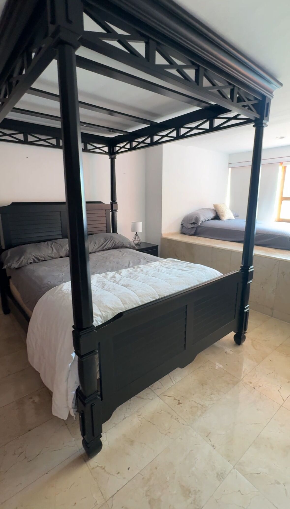 3 bedrooms, in-room safe, desk, free WiFi