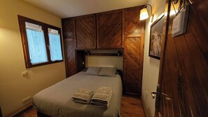 1 bedroom, WiFi, bed sheets