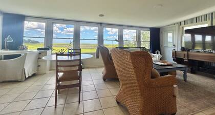 Top-Floor 2 story Apartment with Breathtaking Salt Marsh Views