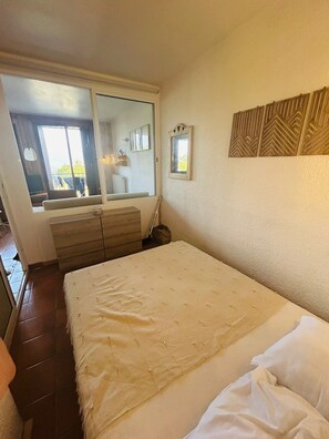 1 bedroom - Cozy Apartment with Mountain View, Balcony & Free Parking (Font-Romeu-Odeillo-Via)
