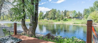New Riverfront Home on 1 Acre - WiFi, Covered Deck