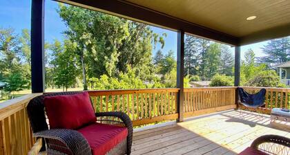 New Riverfront Retreat Home on 1 Acre - WiFi, A/C, Covered Deck and Spa