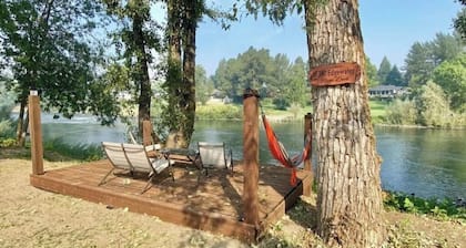 New Riverfront Home on 1 Acre - WiFi, Covered Deck