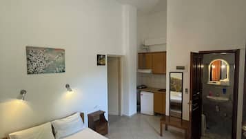 Familienapartment | Schreibtisch, schallisolierte Zimmer, Bügeleisen/Bügelbrett