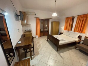 Familieleilighet | Skrivebord, lydisolert, strykejern/-brett og wi-fi (inkludert)