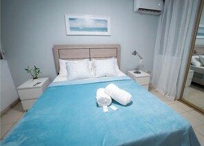 3 bedrooms, iron/ironing board, WiFi, bed sheets