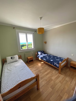2 bedrooms, WiFi, bed sheets