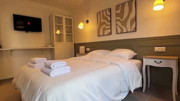 1 bedroom, WiFi, bed sheets