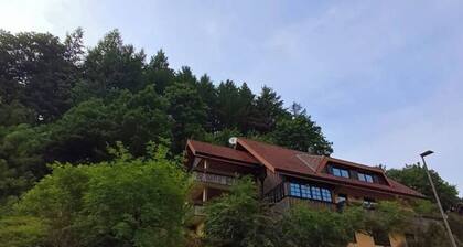 Startingpoint Ferienwohnung Talseite