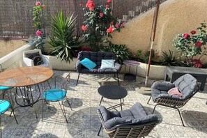 تناول الطعام بالخارج