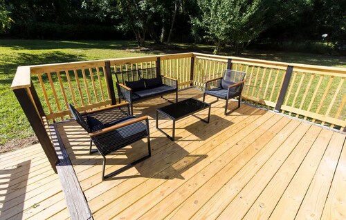 USC Cottage - Sleeps 8+ Wheel Chair Accessible