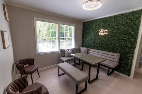 Interior. USC Cottage - Sleeps 8+ Wheel Chair Accessible