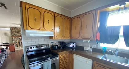 Spacious & Charming Lakeview Home – Perfect for Families & Getaways