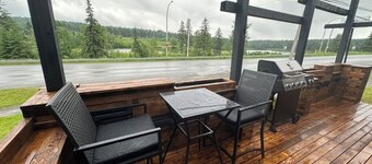 Spacious & Charming Lakeview Home – Perfect for Families & Getaways