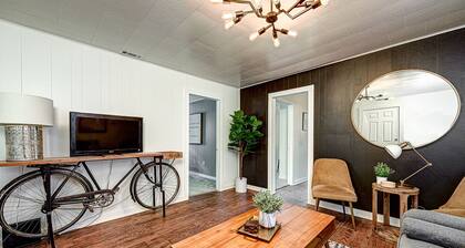 The Main Street Bungalow - Downtown Bentonville