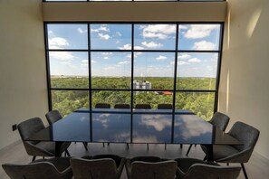 Dining - Luxurious apartment in Cancun, 1 minute from the hotel zone and 15 minutes from the airport. (Cancun)