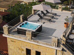 Bain à remous extérieur