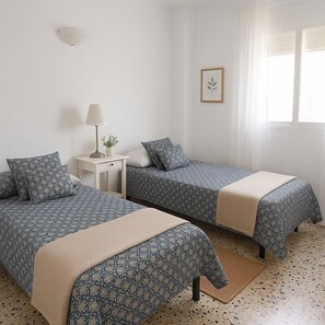 3 bedrooms, iron/ironing board, WiFi, bed sheets