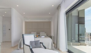 5 bedrooms, in-room safe, iron/ironing board, travel cot