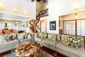 Townhome, Multiple Beds, Lanai, Ocean View (Kona Onenalo 1) | Living area | 42-inch flat-screen TV with digital channels