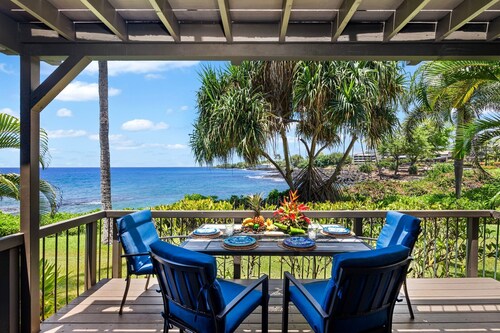 Beautiful Oceanfront - Air-conditioned - Sleeps 6 - Walk to Beach - Vrkcv