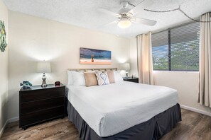 Condo, Plusieurs lits, lanai, vue partielle sur l'océan (White Sands Village 210) | 2 chambres, décor unique, ameublement unique, literie fournie