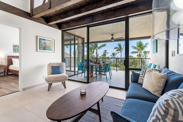 Condo, Multiple Beds, Lanai, Golf View (Country Club Villas 327) | Living area