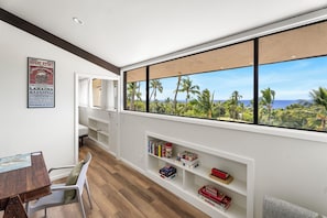 Condo, varias camas, lanai, vista al campo de golf (Country Club Villas 327) | Interior