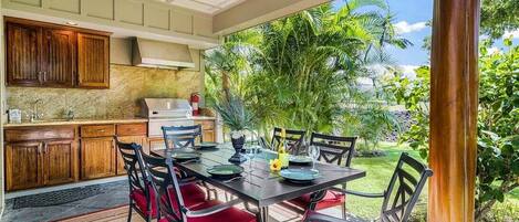 Lägenhet - flera sängar - lanai - utsikt mot bergen (Golf Villas at Mauna Lani L5) | Restaurang utomhus