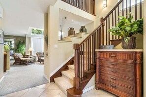 Íbúð - mörg rúm - verönd - fjallasýn (Golf Villas at Mauna Lani L5) | Að innan