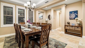 3 habitaciones, decoración personalizada y muebles diferentes 