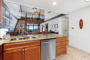 Condo, Multiple Beds, Lanai, Ocean View (Country Club Villas 332) | Interior