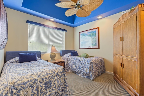 Condo, Multiple Beds, Lanai, Ocean View (Kahaluu Beach Villas 303)