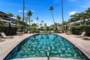 Pool - Complete Renovation - 20 Steps to Ocean -washer/dryer in Unit- Vrkcv (Kailua-Kona)