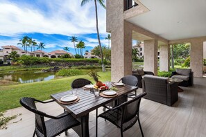 Apartment, Mehrere Betten, Veranda, Gartenblick (The Shores at Waikoloa 114) | Speisen im Freien