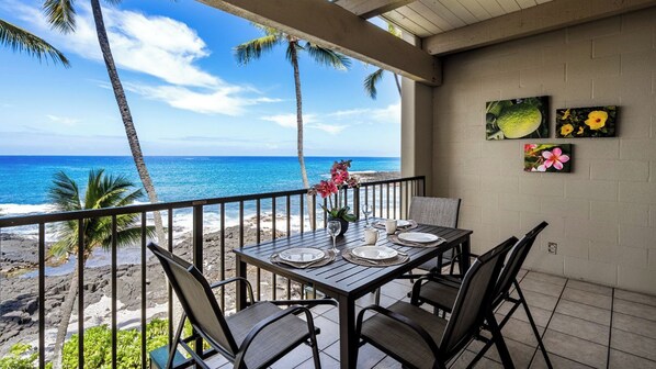 Condo, Multiple Beds, Lanai, Ocean View (Kona Bali Kai 322) | Outdoor dining