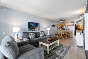 Condo, Multiple Beds, Lanai, Ocean View (Kona Bali Kai 322) | Living area | 42-inch flat-screen TV with digital channels