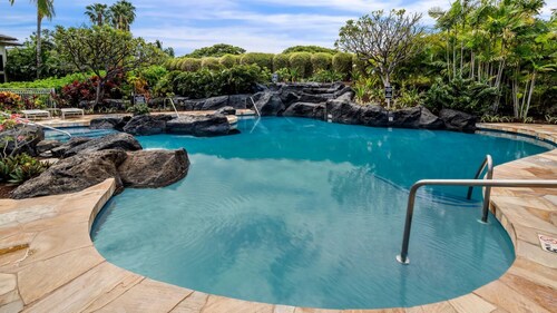 Family & Couples' Fun - Golf, Mountain & Lake Views + Walk to Dining & Beach - Vrkcv