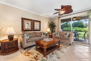 Living area - Serene Resort Living - Ground Floor - Private Beach Club Access - Vrkcv (Kamuela)