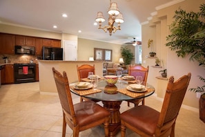 Appart'hôtel, plusieurs lits, véranda, vue jardin (Golf Villas at Mauna Lani Q2) | 2 chambres, décoration personnalisée, ameublement personnalisé