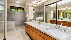 Condo, Multiple Beds, Lanai, Garden View (The Shores at Waikoloa 115) | Bathroom | Shower, towels