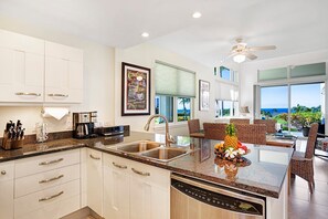 House, Multiple Beds, Lanai, Ocean View (Na Hale O Keauhou C1) | Private kitchen | Coffee/tea maker, dining tables