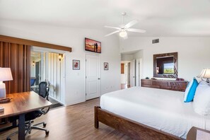 Townhome, Multiple Beds, Lanai, Ocean View (Na Hale O Keauhou N3) | 3 bedrooms, individually decorated, individually furnished, bed sheets