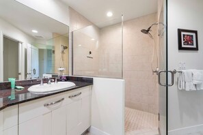 Townhome, Multiple Beds, Lanai, Ocean View (Na Hale O Keauhou N3) | Bathroom | Towels - Ocean View - AC - Work From Hawaii - Vrkcv (Kailua-Kona)
