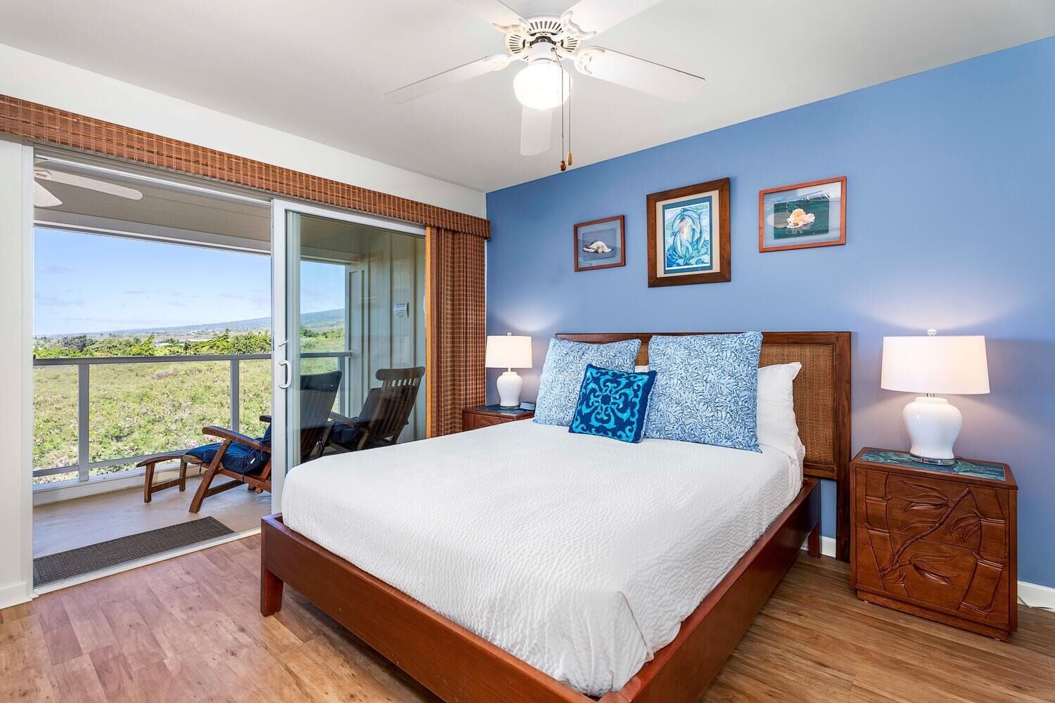 タウンホーム ベッド (複数台) ラナイ オーシャンビュー (Na Hale O Keauhou N3) | 3 室のベッドルーム、客室ごとに異なる装飾、客室ごとに異なるインテリア、ベッドシーツ