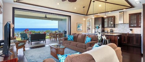 Hus - flere senge - privat pool - havudsigt (Holua Kai 21) | Opholdsområde | 42-tommers fladskærms-tv med digitale kanaler