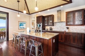 House, Multiple Beds, Private Pool, Ocean View (Holua Kai 21) | Private kitchen