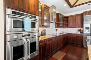 House, Multiple Beds, Private Pool, Ocean View (Holua Kai 21) | Private kitchen