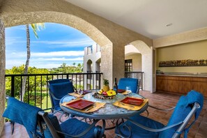Apartment, Mehrere Betten, Veranda, Gartenblick (The Shores at Waikoloa 202) | Speisen im Freien