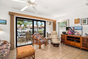 Condo, 1 Queen Bed, Lanai, Partial Ocean View (Casa de Emdeko 315) | Living area